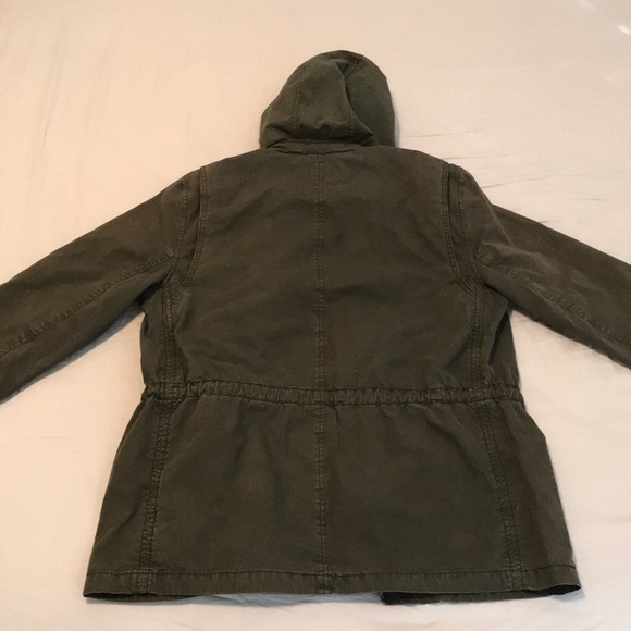 A casual jacket for men. Great item if you are looking for military-look style. - Picture 2 of 5